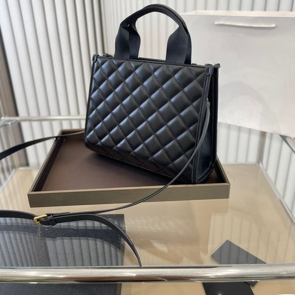 designer bag hardware logo celebrity luxury fashion celebrity with the same mobile phone shoulder armpit tote bag 26cm box
designer bag hardware logo celebrity luxury fashion celebrity with the same mobile phone shoulder armpit tote bag 26cm box