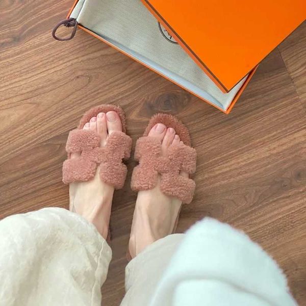 ry summer her one-piece designer slippers and autumn women wear fur winter bear sandal oran dsigner slipper shoes flat bottomed casual net r
ry summer her one-piece designer slippers and autumn women wear fur winter bear sandal oran dsigner slipper shoes flat bottomed casual net r