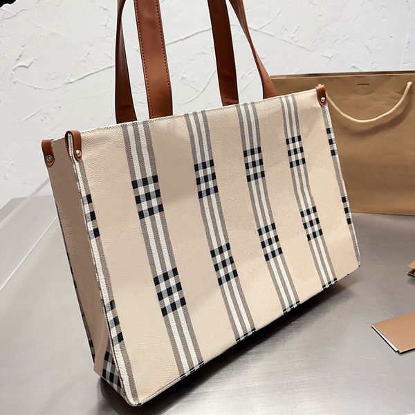 cowhide leather tote handbags large stripes shopping bags women shoulder handbag original color matching inner lining size 41 29cm
cowhide leather tote handbags large stripes shopping bags women shoulder handbag original color matching inner lining size 41 29cm