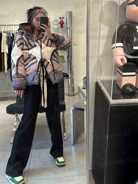puffer coat designer womens down jacket classic logo print lining winter coats autumn and winter short thickened warm hood puffer jackets 09, Black
puffer coat designer womens down jacket classic logo print lining winter coats autumn and winter short thickened warm hood puffer jackets 09, Black