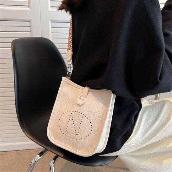 designer evelyn bags biscuit bag vintage bucket womens new fashion versatile one shoulder messenger bag tiktok foreign style
designer evelyn bags biscuit bag vintage bucket womens new fashion versatile one shoulder messenger bag tiktok foreign style