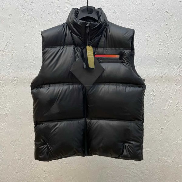 brand women's vests designer design 22 autumn and winter new red label stand collar down cotton jacket women's vest coat short des, Black;white
brand women's vests designer design 22 autumn and winter new red label stand collar down cotton jacket women's vest coat short des, Black;white