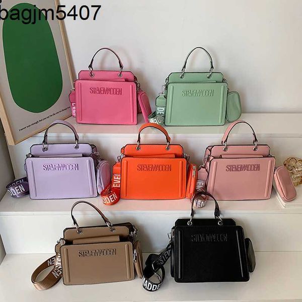 design bag shop 80% factory wholesale and retail women's 2023 summer new fashion portable msenger bag fashion versatile shoulder
design bag shop 80% factory wholesale and retail women's 2023 summer new fashion portable msenger bag fashion versatile shoulder