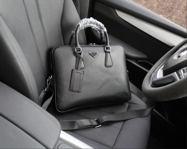 men shoulder briefcase designer handbag business lapbag black cowhide messenger bags totes men's luggage computer handbags triangular n
men shoulder briefcase designer handbag business lapbag black cowhide messenger bags totes men's luggage computer handbags triangular n