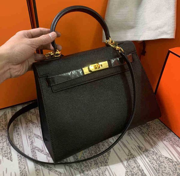 herme kelyss bag handbag designer handbags back shoulder messenger quaty bag print cowhide leather handbag classic flap 
herme kelyss bag handbag designer handbags back shoulder messenger quaty bag print cowhide leather handbag classic flap