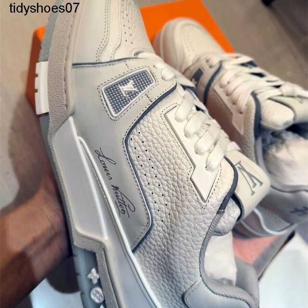 designer versatile anti-skid couple shoes casual sports board men's and women's korean shoes size 34-45, Black
designer versatile anti-skid couple shoes casual sports board men's and women's korean shoes size 34-45, Black