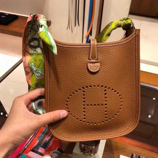 designer evelyns handbags mini messenger togo leather lychee pattern h bucket womens single shoulder mobile phone
designer evelyns handbags mini messenger togo leather lychee pattern h bucket womens single shoulder mobile phone