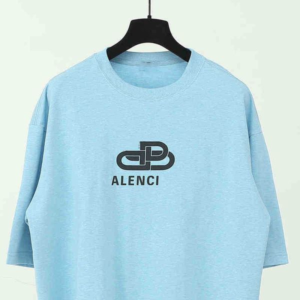 family b lock t-shirt ice blue classic paris portrait hole loose short sleeve fashion unisex, White;black
family b lock t-shirt ice blue classic paris portrait hole loose short sleeve fashion unisex, White;black