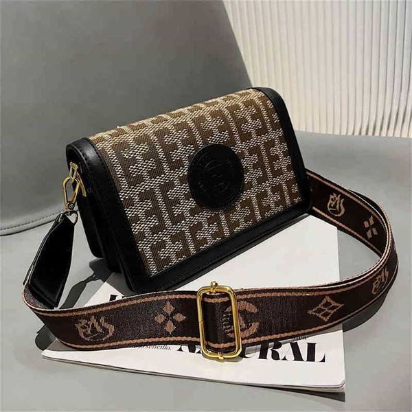 new small square bagdesigner and versatiledesigner wide shoulder strapdesigner sling one diagonal female
new small square bagdesigner and versatiledesigner wide shoulder strapdesigner sling one diagonal female