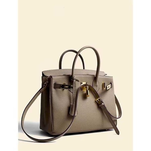 designer birki classic handbag leather lychee pattern women's 2022 new fashion large capacity portable high sense single shoulder cross
designer birki classic handbag leather lychee pattern women's 2022 new fashion large capacity portable high sense single shoulder cross
