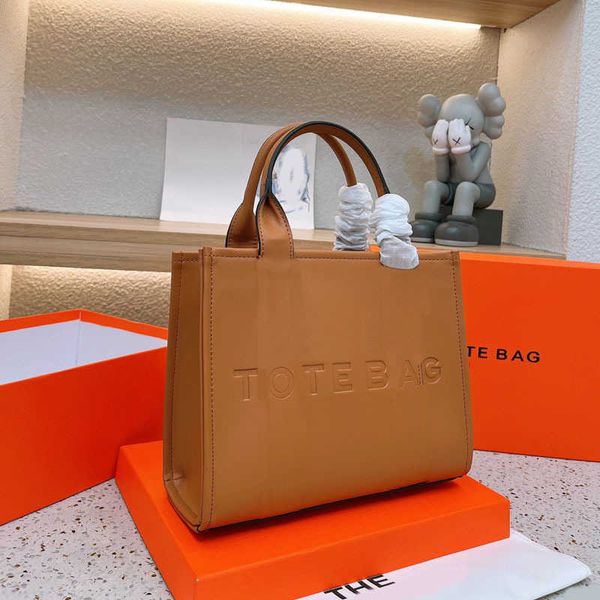 shopping bags m totes designers tote handbag embossing womens handbag designer bag purse leather luxurys handbag shoulder crossbody bags car
shopping bags m totes designers tote handbag embossing womens handbag designer bag purse leather luxurys handbag shoulder crossbody bags car