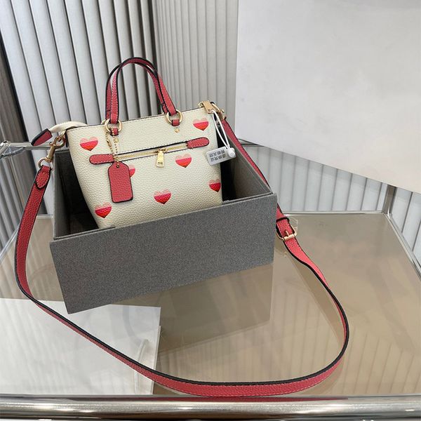 designer bags luxury tote bag handbags fashion women shoulder crossbody bags large capacity printing messenger purses wholesale
designer bags luxury tote bag handbags fashion women shoulder crossbody bags large capacity printing messenger purses wholesale