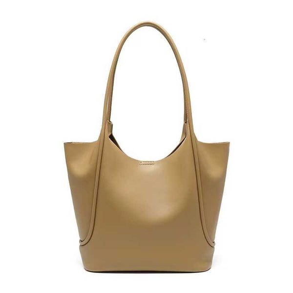 designer bag angengrui autumn and winter women leather tote bags 2022 popular design one shoulder portable crossbody commuter bag
designer bag angengrui autumn and winter women leather tote bags 2022 popular design one shoulder portable crossbody commuter bag