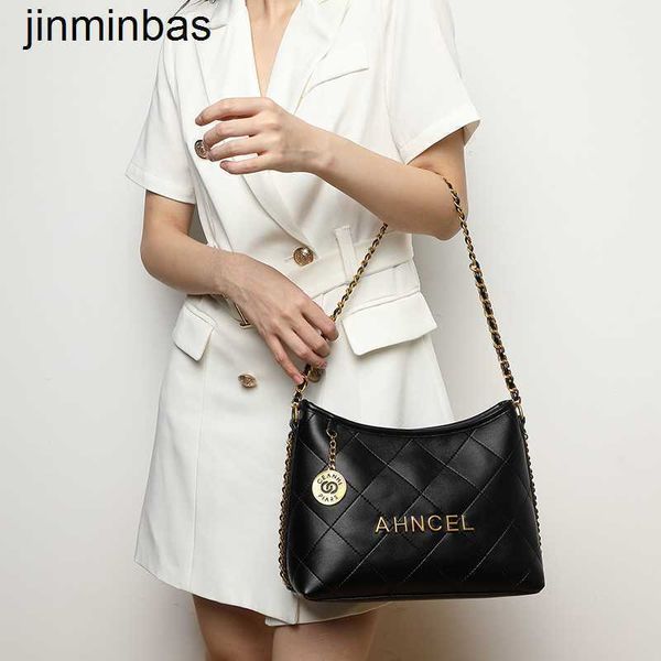 women's luxury bag shop 80% factory wholesale retail bag female 2023 autumn and winter new crossbody horizontal cowhide chain postman l
women's luxury bag shop 80% factory wholesale retail bag female 2023 autumn and winter new crossbody horizontal cowhide chain postman l