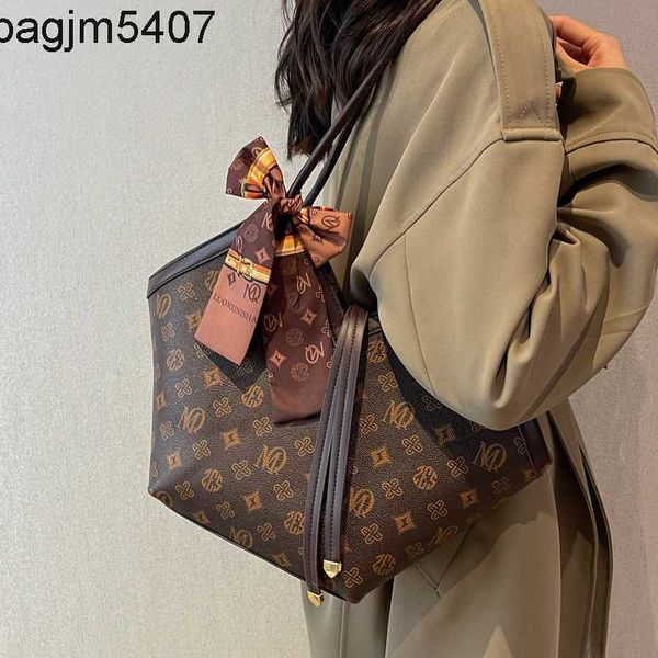 tote bsg factory wholesale and retail autumn winter big bag women 2023 new fashion premium shoulder commuter large capacity tote
tote bsg factory wholesale and retail autumn winter big bag women 2023 new fashion premium shoulder commuter large capacity tote