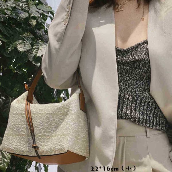 designer bag woman's fashion handbag loew's bag girl canvas embroidered bento portable shoulder high level luxury bags leisure bag
designer bag woman's fashion handbag loew's bag girl canvas embroidered bento portable shoulder high level luxury bags leisure bag
