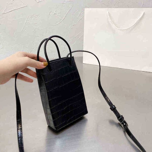 new bags tote shopping women handbag high-quality messenger classic shoulder delicate girl leather designer lady wallet 211027
new bags tote shopping women handbag high-quality messenger classic shoulder delicate girl leather designer lady wallet 211027