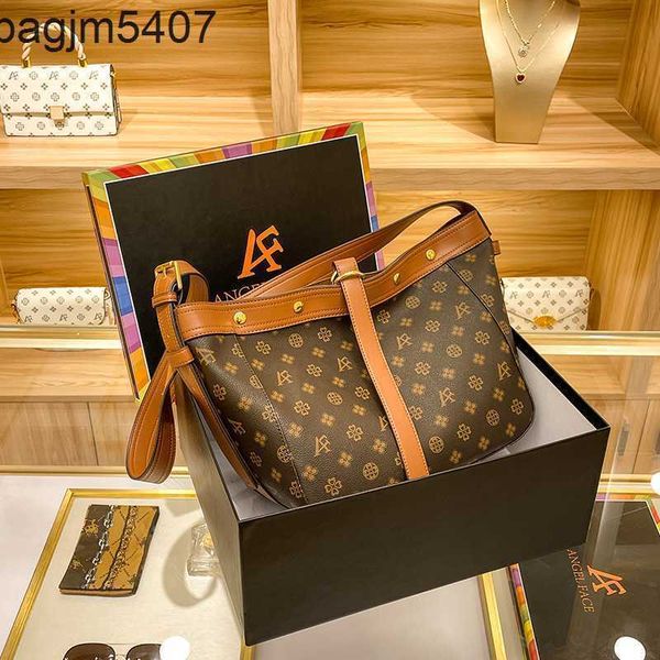 tote bsg factory wholesale and retail old flower tote bag large capacity women's fashion versatile one shoulder crossbody advanced sens
tote bsg factory wholesale and retail old flower tote bag large capacity women's fashion versatile one shoulder crossbody advanced sens