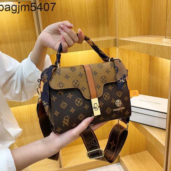 tote bsg factory wholesale and retail french small bag women's new 2023 versatile bucket bag fashion msenger large capacity shoulder
tote bsg factory wholesale and retail french small bag women's new 2023 versatile bucket bag fashion msenger large capacity shoulder