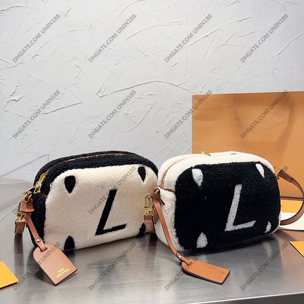 women cosmetic bags teddy handbag luxurys designers camera shouder crossbody bag messenger ladies travel handbags 23cm
women cosmetic bags teddy handbag luxurys designers camera shouder crossbody bag messenger ladies travel handbags 23cm
