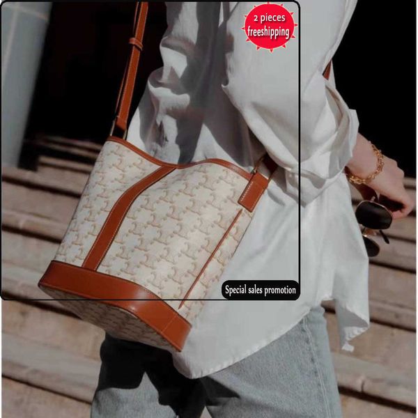 designer bags 2022 new triumphal arch bucket large capacity single shoulder diagonal leather commuter women's old flower tote bag
designer bags 2022 new triumphal arch bucket large capacity single shoulder diagonal leather commuter women's old flower tote bag