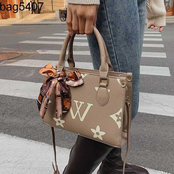 tote bsg factory wholesale and retail bag women 2023 new fashionable hbag shoulder fashion versatile crossbody
tote bsg factory wholesale and retail bag women 2023 new fashionable hbag shoulder fashion versatile crossbody
