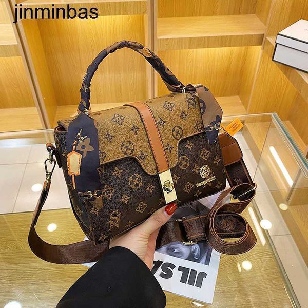 tote bsg factory wholesale and retail new style live broadcast in the autumn of 2023 french advanced texture women's bag portable mseng
tote bsg factory wholesale and retail new style live broadcast in the autumn of 2023 french advanced texture women's bag portable mseng
