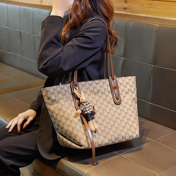 new fashion handbaglarge capacity classic one shoulder messenger bagwomen's luxury dinner bag suitable for casual collocation#8566
new fashion handbaglarge capacity classic one shoulder messenger bagwomen's luxury dinner bag suitable for casual collocation#8566