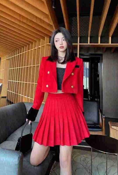 two piece dress designer g 2022 new splicing velvet decoration super short small suit coat high waist pleated skirt e88i, White
two piece dress designer g 2022 new splicing velvet decoration super short small suit coat high waist pleated skirt e88i, White