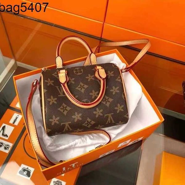 tote bsg factory wholesale and retail 2023 new fashion classic old flower women's bag mini boston pillow versatile crossbody
tote bsg factory wholesale and retail 2023 new fashion classic old flower women's bag mini boston pillow versatile crossbody