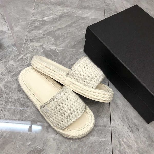 fashion-cashmere hand-woven upper women's slippers luxury design lady summer sandals black and white soft sheepskin lining shoes
fashion-cashmere hand-woven upper women's slippers luxury design lady summer sandals black and white soft sheepskin lining shoes