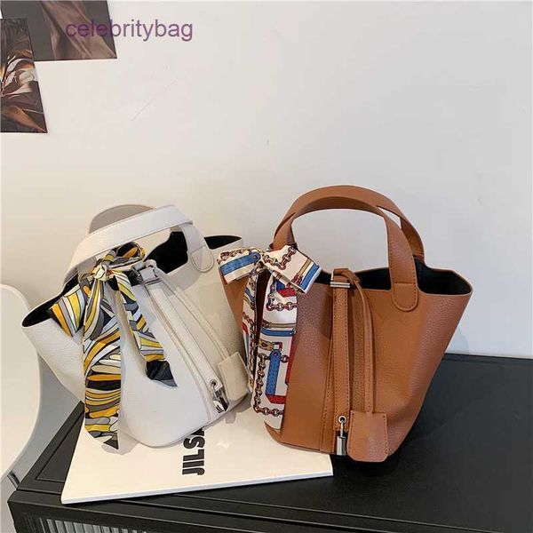bag picotin locks herme women's 2023 new type bucket silk scarf fashion handbag soft leather one shoulder crossbody vegetable basket
bag picotin locks herme women's 2023 new type bucket silk scarf fashion handbag soft leather one shoulder crossbody vegetable basket