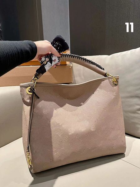 7a fashion designer tote bags luxury large capacity handbag genuine leather embossing shopping bag vintage retro shoulder bag 44cm original
7a fashion designer tote bags luxury large capacity handbag genuine leather embossing shopping bag vintage retro shoulder bag 44cm original