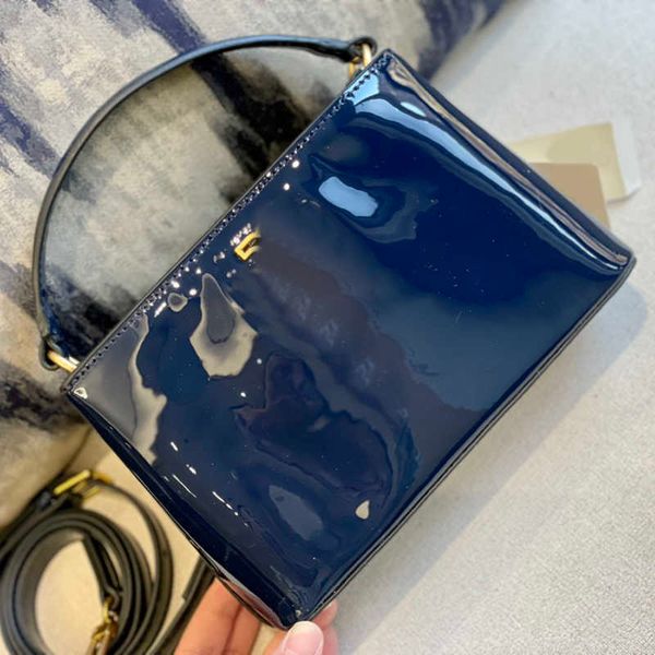 fashion evening bags totes torybbag designers tote bag patent leather glossy finish designer bag purse womens leather handbag shoulder cross
fashion evening bags totes torybbag designers tote bag patent leather glossy finish designer bag purse womens leather handbag shoulder cross