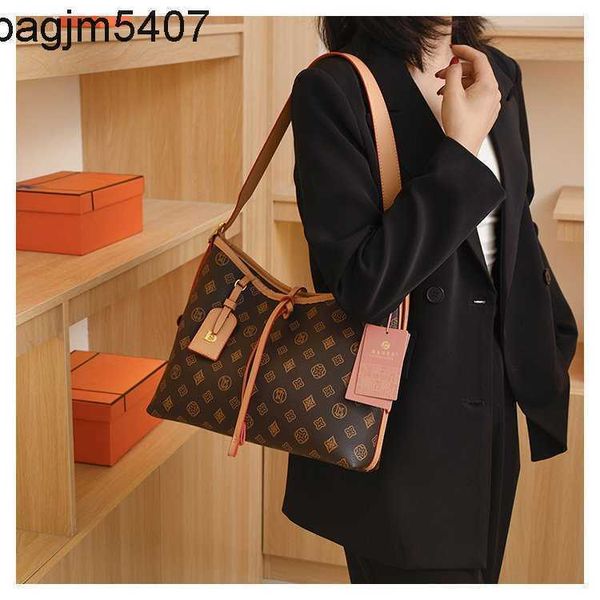 tote bsg factory wholesale and retail fashion casual women 2023 new versatile portable large capacity commuter bag crossbody tote shoulder
tote bsg factory wholesale and retail fashion casual women 2023 new versatile portable large capacity commuter bag crossbody tote shoulder