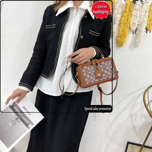 designer bags autumn and winter 2022 new small horizontal version portable perfume this year's popular box small crowd texture one shou
designer bags autumn and winter 2022 new small horizontal version portable perfume this year's popular box small crowd texture one shou