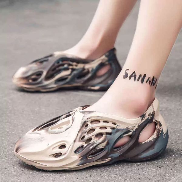 summer sandals yeezzys beach slippers shoes coconut cave camouflage 700 anti slip sof yezzies''350 yeezzy yezzzy yeezie kanyes 35, Black
summer sandals yeezzys beach slippers shoes coconut cave camouflage 700 anti slip sof yezzies''350 yeezzy yezzzy yeezie kanyes 35, Black
