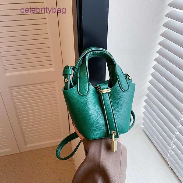 original designer herms bag picotin locks children's autumn and winter 2022 new fashion women's hand vegetable basket style crossb
original designer herms bag picotin locks children's autumn and winter 2022 new fashion women's hand vegetable basket style crossb