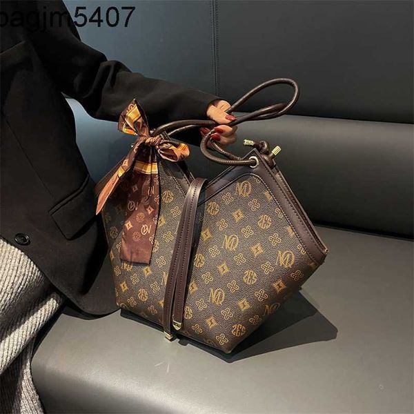 tote bsg factory wholesale and retail 2023 new versatile large capacity tote bag advanced fashion cabbage shoulder
tote bsg factory wholesale and retail 2023 new versatile large capacity tote bag advanced fashion cabbage shoulder