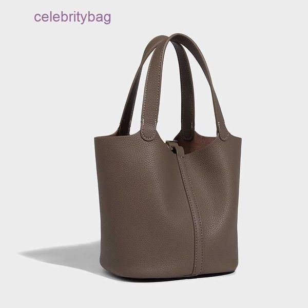 original designer herms bag picotin locks 2022 new color matching vegetable basket bag silk scarf litchi pattern bucket hand large capacity
original designer herms bag picotin locks 2022 new color matching vegetable basket bag silk scarf litchi pattern bucket hand large capacity