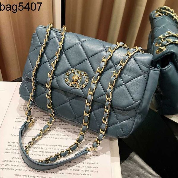 women's luxury bag shop 80% factory lingge embroidery bag 2023 autumn and winter new popular crossbody mh red super fire small square
women's luxury bag shop 80% factory lingge embroidery bag 2023 autumn and winter new popular crossbody mh red super fire small square