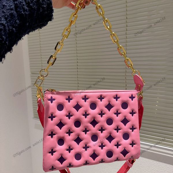 22fw women luxurys designers classic cross body bag totes pochette handbag patent leather imprint flowers detachable chain messenger bag lad
22fw women luxurys designers classic cross body bag totes pochette handbag patent leather imprint flowers detachable chain messenger bag lad