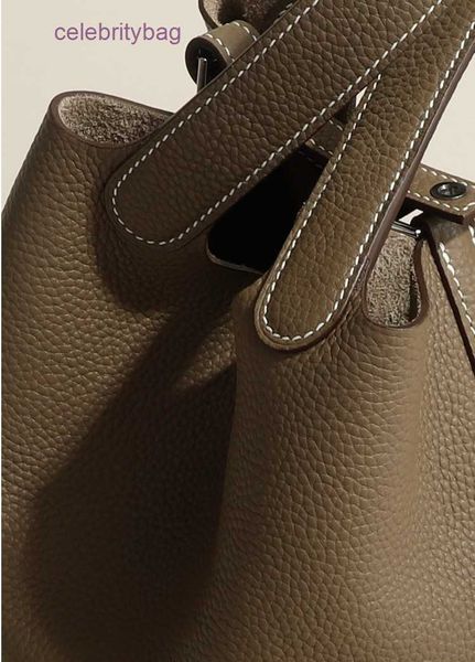 original designer herms bag picotin locks yindao bag factory 2022 new full skin bucket cabe basket portable women's trend fashion solid
original designer herms bag picotin locks yindao bag factory 2022 new full skin bucket cabe basket portable women's trend fashion solid