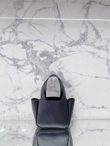 summer prad women's p designer bags lightweight fashion shoulder handbags black vegetable basket bags6ep5
summer prad women's p designer bags lightweight fashion shoulder handbags black vegetable basket bags6ep5