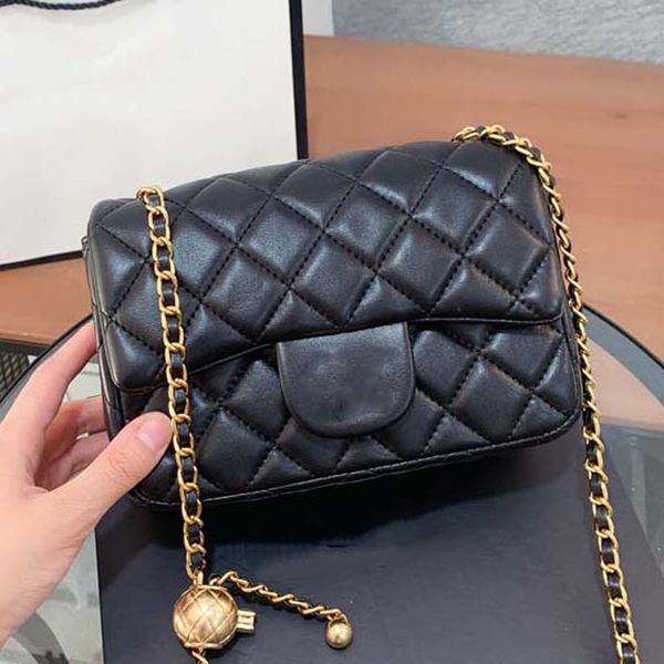 designers bags luxurys shoulder bags woman shape leather handbags temperament versatile messenger bag metal clasp letter shopping wallet
designers bags luxurys shoulder bags woman shape leather handbags temperament versatile messenger bag metal clasp letter shopping wallet
