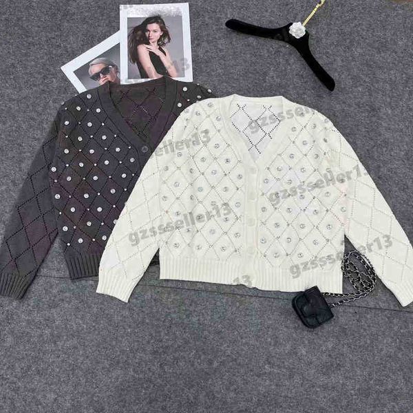 womens sweaters designer cardigan fashion brand sweater all-over plaid diamond embellished v-neck buttons knit jackets cardigans, White;black
womens sweaters designer cardigan fashion brand sweater all-over plaid diamond embellished v-neck buttons knit jackets cardigans, White;black