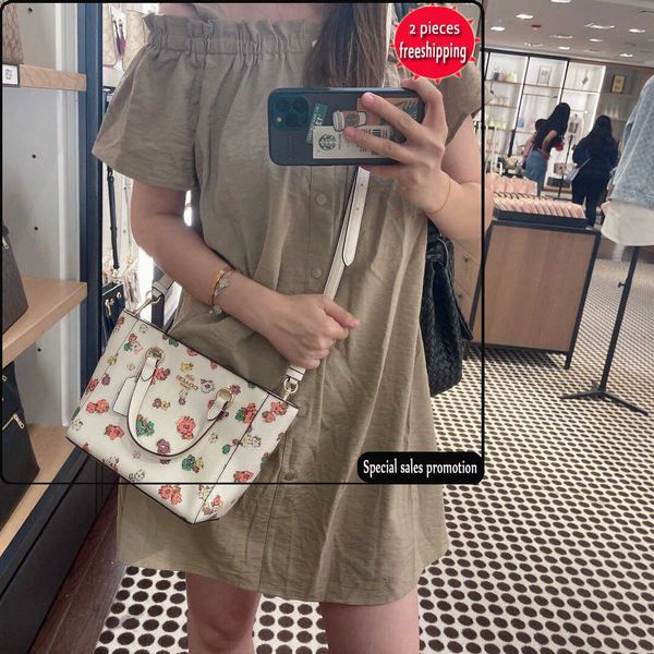 factory direct sales 50% off designer bags aolai new small tote old flower print surplus crossbody one shoulder women
factory direct sales 50% off designer bags aolai new small tote old flower print surplus crossbody one shoulder women