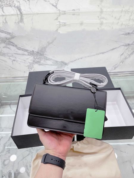 new beach prad bag shopping bag leather design colorful real letter handbag classic high-end atmosphere large capacity single shoulder messe
new beach prad bag shopping bag leather design colorful real letter handbag classic high-end atmosphere large capacity single shoulder messe
