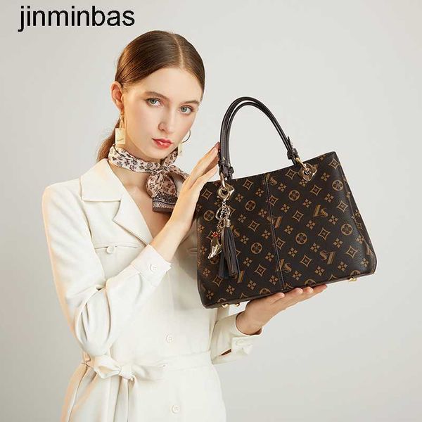 tote bsg factory wholesale and retail 2023 summer new net red trend bucket bag popular fashion portable one shoulder msenger bag with large
tote bsg factory wholesale and retail 2023 summer new net red trend bucket bag popular fashion portable one shoulder msenger bag with large