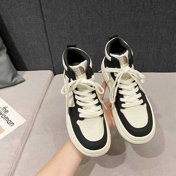 dress casual shoes high women's autumn 2022 new style leather thick soled flat sports casual panda board shoes women, Black
dress casual shoes high women's autumn 2022 new style leather thick soled flat sports casual panda board shoes women, Black